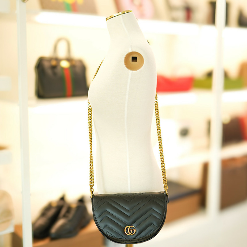 GUCCI Marmont 迷你鏈條斜背包 746431 DTDHT 1000-2