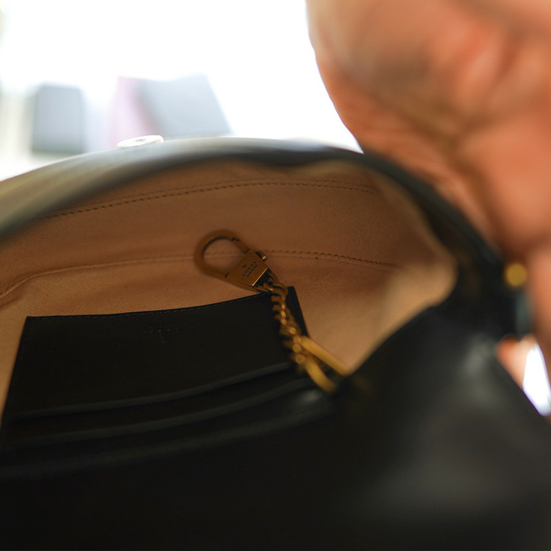 GUCCI Marmont 迷你鏈條斜背包 746431 DTDHT 1000-13