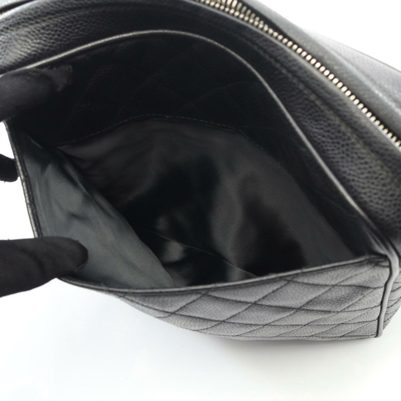 香奈兒 Matelasse 斜挎肩包，粒面小牛皮，黑色，金色五金，二手 CC-9