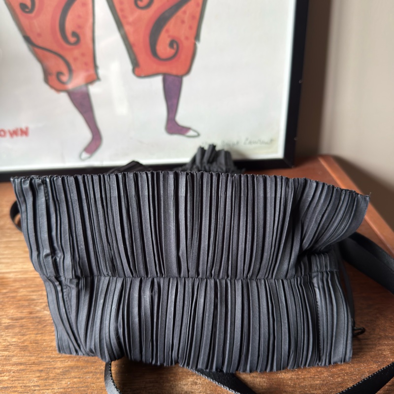 ISSEY MIYAKE 三宅一生 PP 皺褶束口包-7