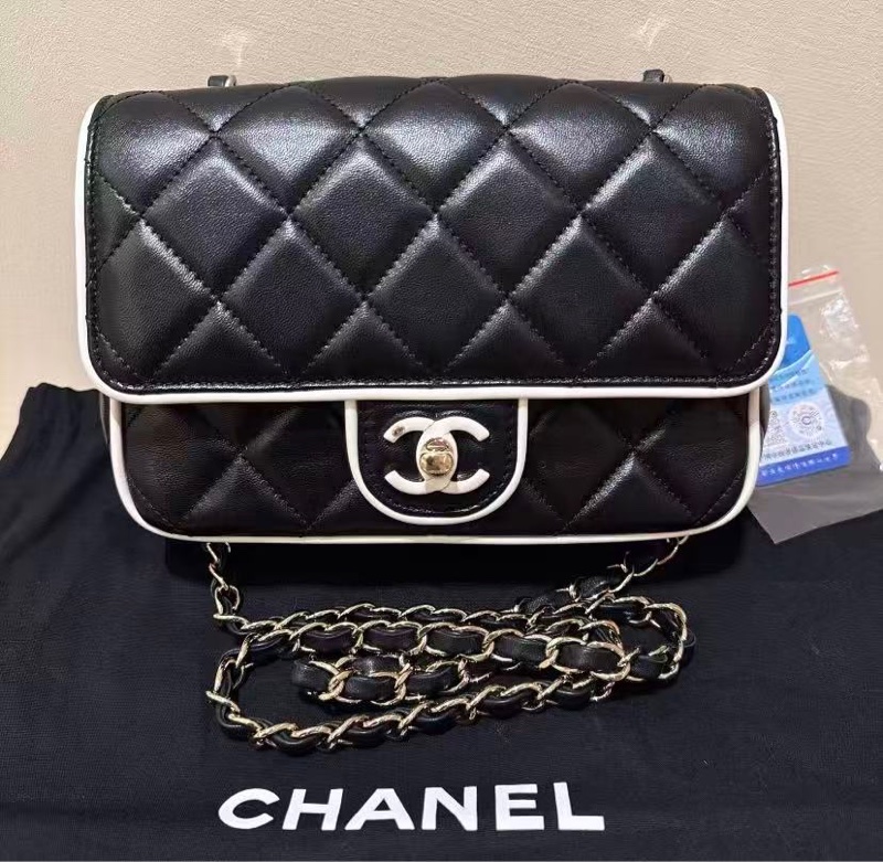 🔥新到：99新Chanel/香奈兒25P黑白熊貓方胖子鏈條包，黑色羊皮配白色包邊，金色鏈條搭配雙C扣，尺寸：19.5*13.5*7cm-1