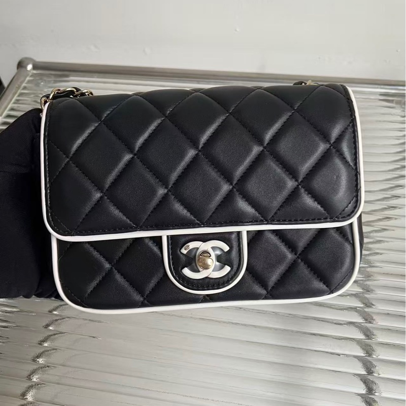 Chanel/香奈兒25P新款黑白熊貓方胖子鏈條包，黑色羊皮配白色包邊，金色鏈條搭配雙C扣，尺寸：19.5*13.5*7cm-9