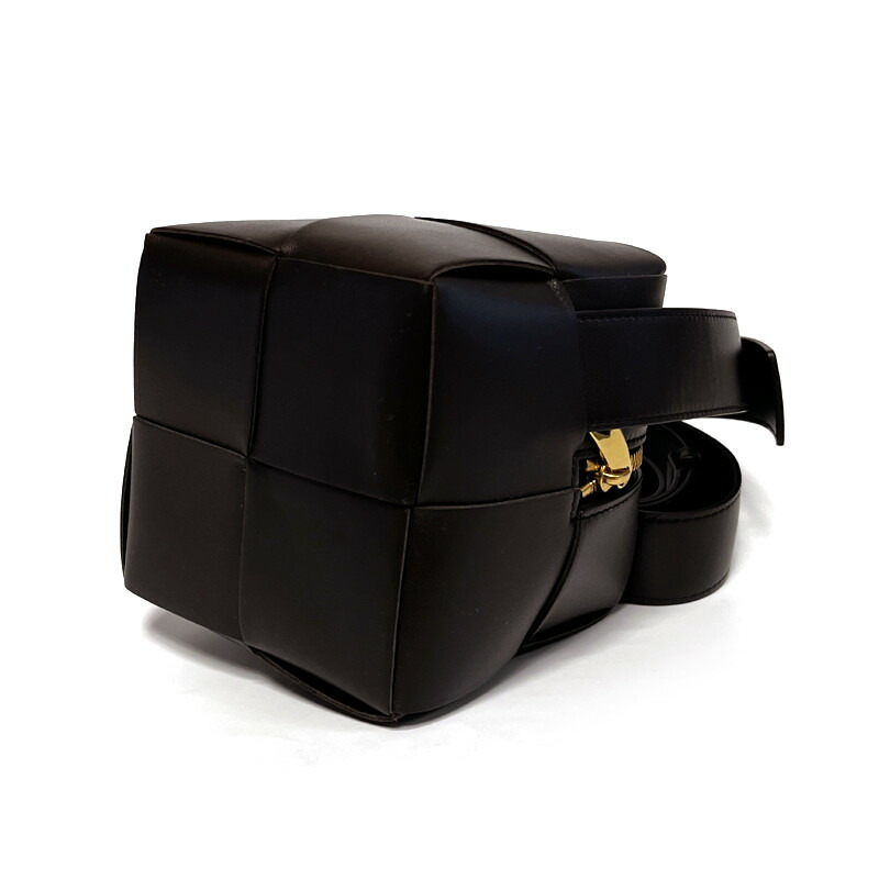 BOTTEGA VENETA Bottega Veneta 迷你斜背包 764760 VCQC4 2132 深棕色-11