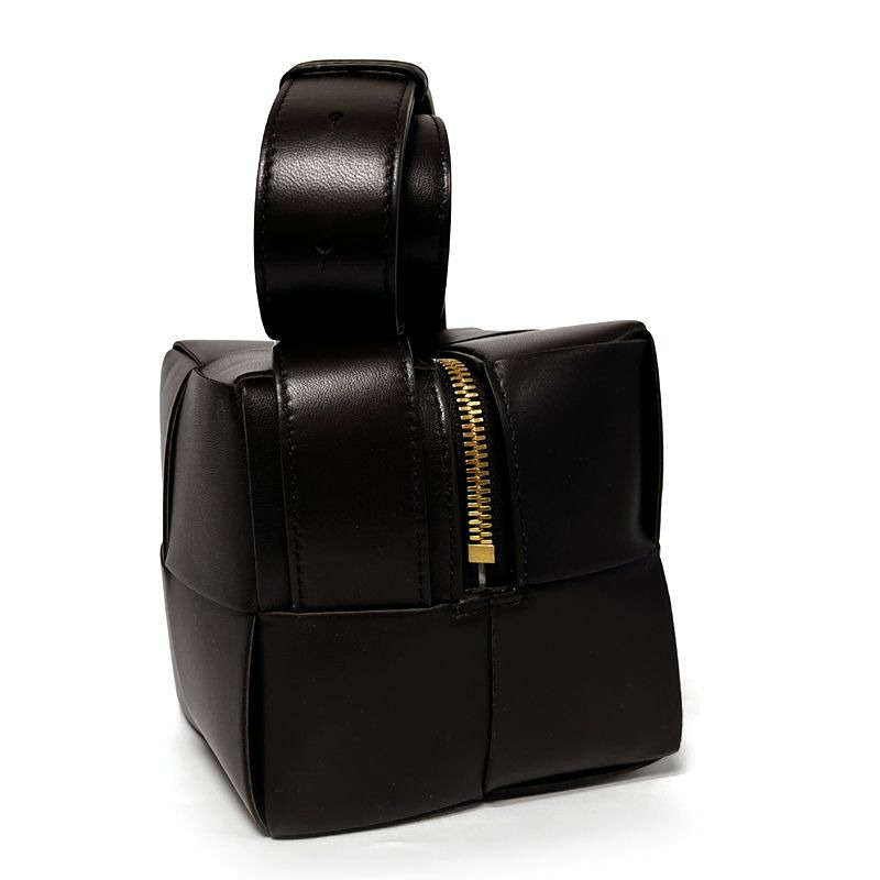 BOTTEGA VENETA Bottega Veneta 迷你斜背包 764760 VCQC4 2132 深棕色-2