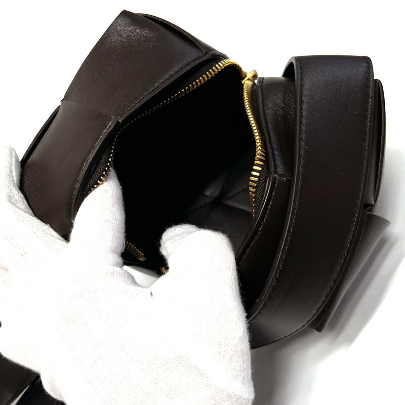 BOTTEGA VENETA Bottega Veneta 迷你斜背包 764760 VCQC4 2132 深棕色-12