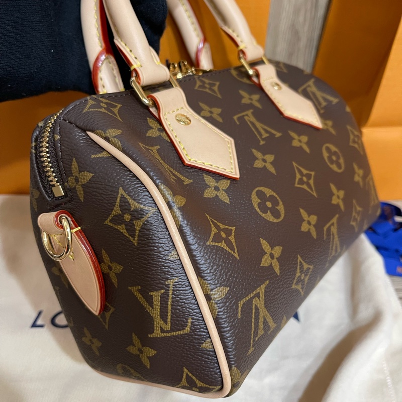 Lv熱門包款Speedy20(微風信義購入配件齊全）-17