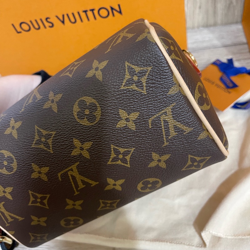 Lv熱門包款Speedy20(微風信義購入配件齊全）-25