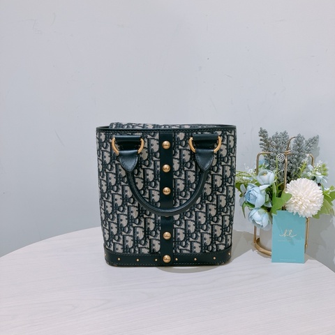 TK1901 CHRISTIAN DIOR 迪奧經典提花紋水桶型兩用包包OBIQUE STUDDED DIORAVENUE TOP HANDLE CROSSBODY BAG