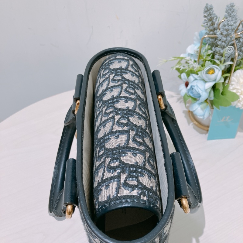 TK1901 CHRISTIAN DIOR 迪奧經典提花紋水桶型兩用包包OBIQUE STUDDED DIORAVENUE TOP HANDLE CROSSBODY BAG-17