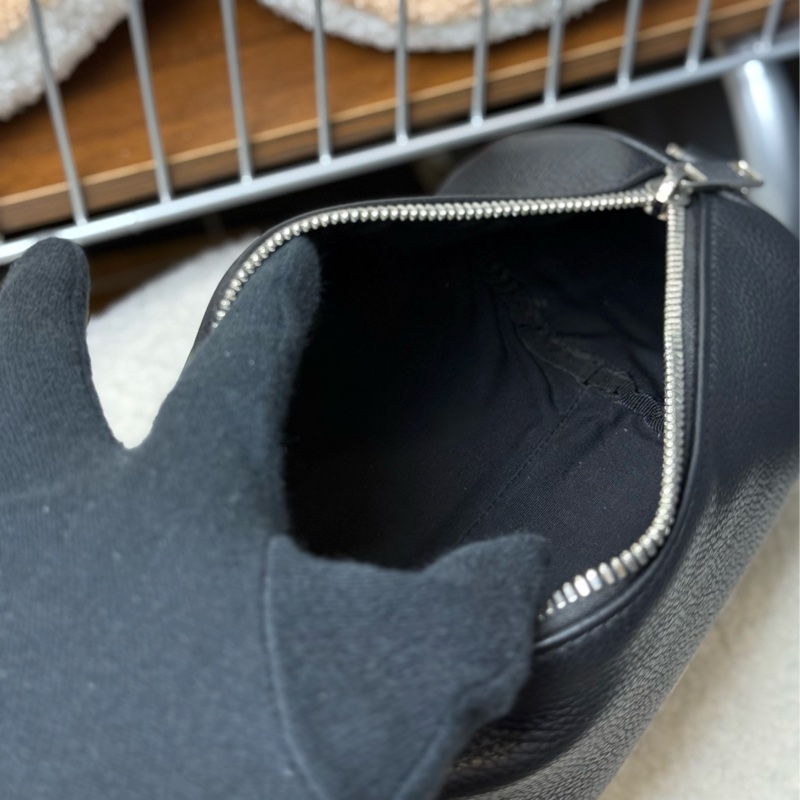 Dior Homme 圓桶包 黑色-10