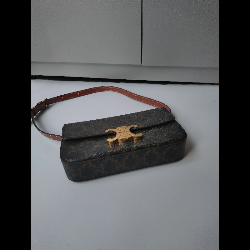 Celine 咖色印花凱旋門釦肩側包-6
