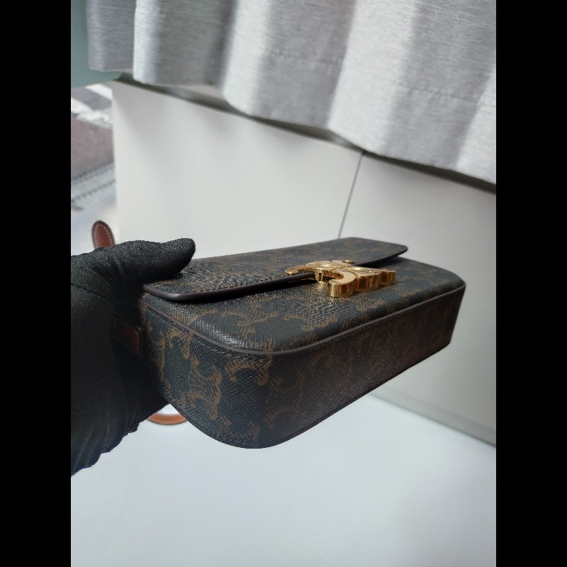 Celine 咖色印花凱旋門釦肩側包-7