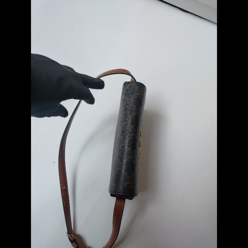 Celine 咖色印花凱旋門釦肩側包-11