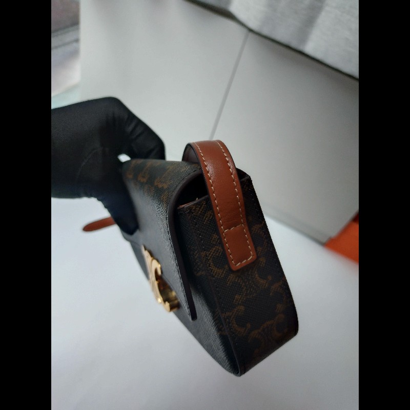 Celine 咖色印花凱旋門釦肩側包-12