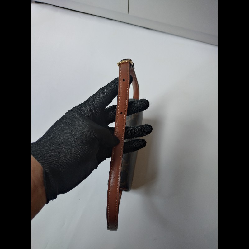 Celine 咖色印花凱旋門釦肩側包-14