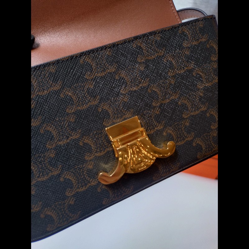 Celine 咖色印花凱旋門釦肩側包-23