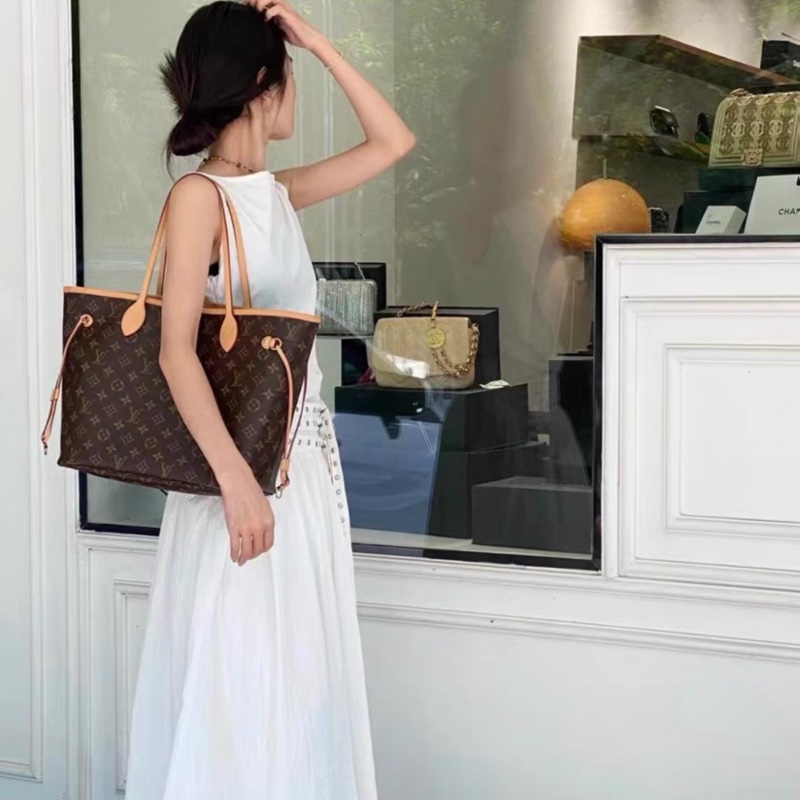 #全新全配🈶購證 #年底甩貨亂賣 #芯片款 Lv Neverfull 老花肩膀托特包-2