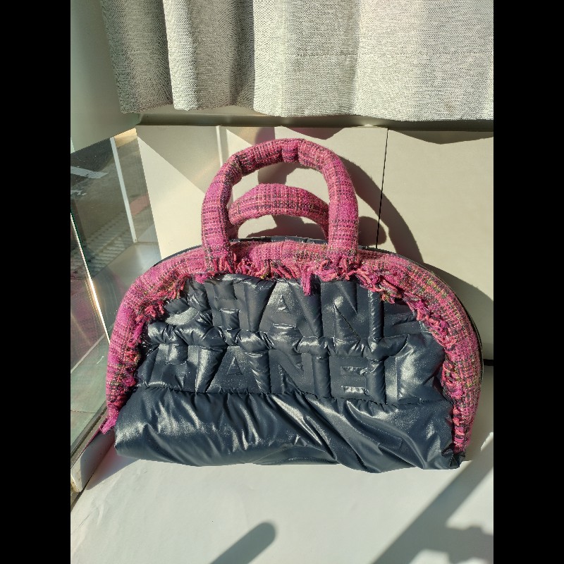 Chanel 深藍尼龍紫紅毛呢邊大保齡球包-0