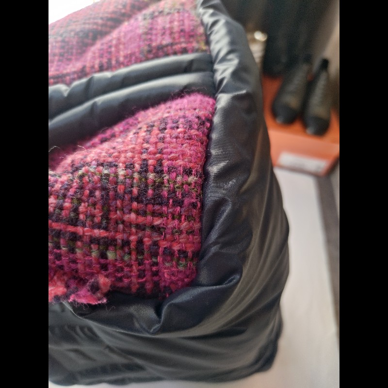 Chanel 深藍尼龍紫紅毛呢邊大保齡球包-10