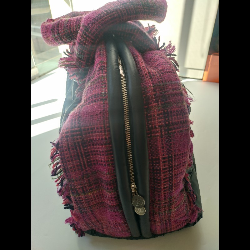 Chanel 深藍尼龍紫紅毛呢邊大保齡球包-12