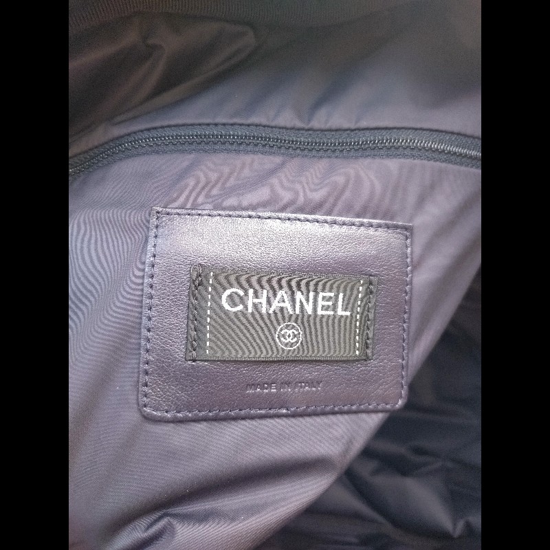 Chanel 深藍尼龍紫紅毛呢邊大保齡球包-16