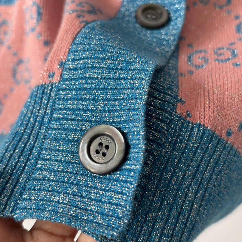 ::GUCCI::糖果色粉藍金蔥針織滿版雙G 開襟外套 開襟衫  Pink GG Cardigan M號-10