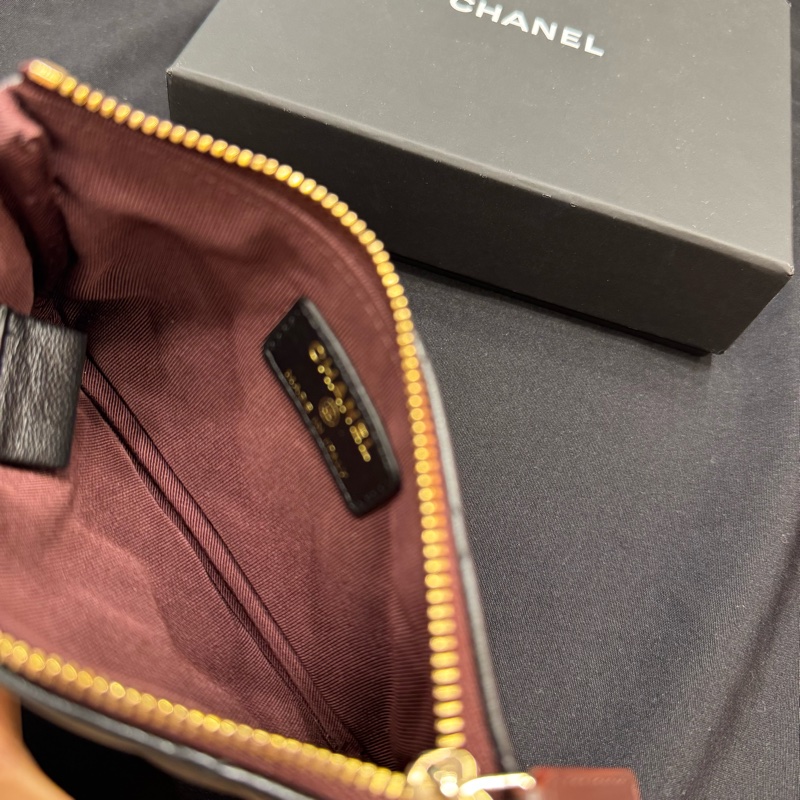 CHANEL黑金羊皮菱格紋一字拉鍊錢包/31-5