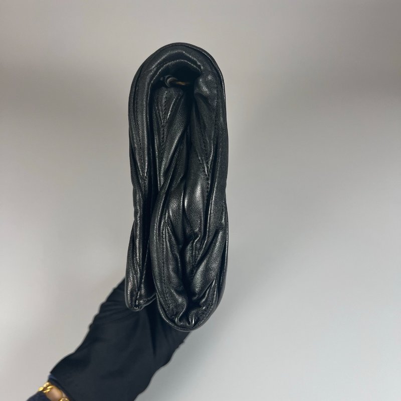 MIUMIU  黑色金扣皺褶單肩鏈條包-2