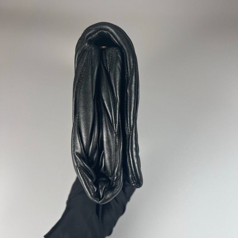 MIUMIU  黑色金扣皺褶單肩鏈條包-3