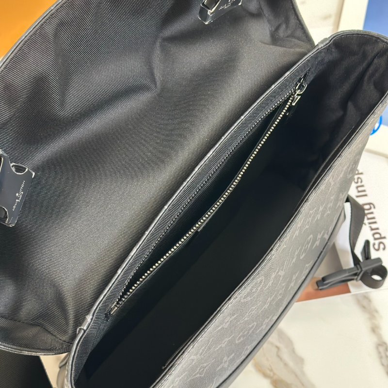 LOUIS VUITTON Voyager郵差包 -  PM灰老花-3