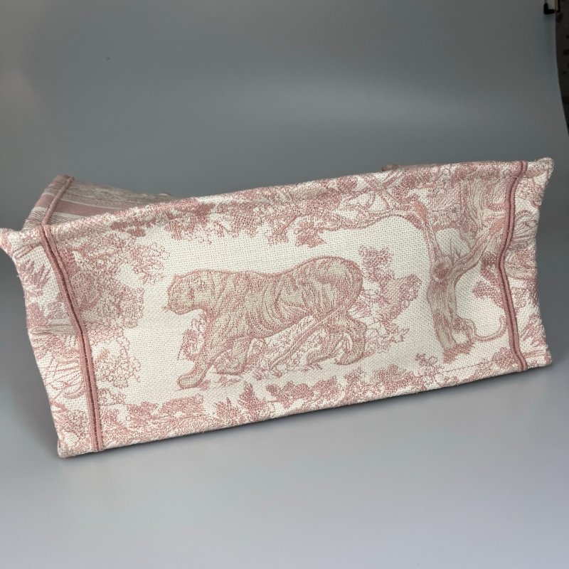 DIOR  粉膚BOOKTOTE 中號-4
