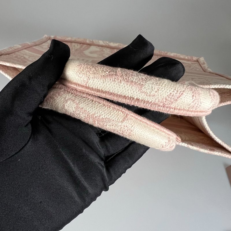 DIOR  粉膚BOOKTOTE 中號-8