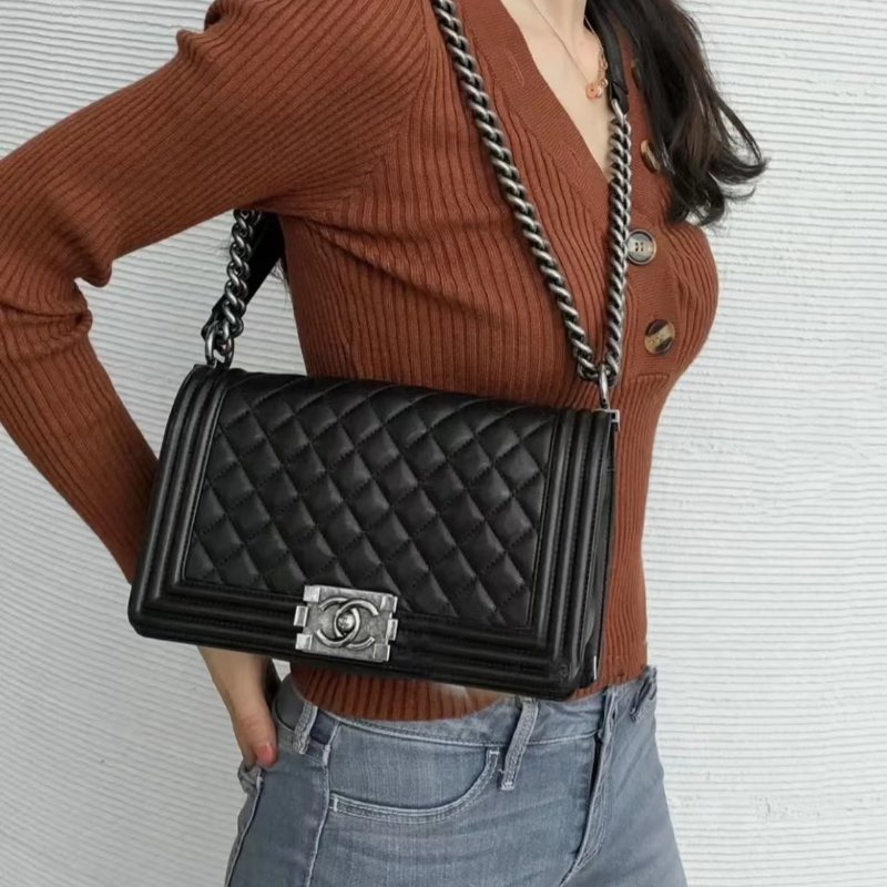 CHANEL Boy25 粒面牛皮口蓋包 - 黑銀-1