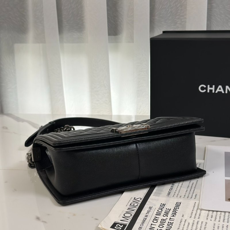 CHANEL Boy25 粒面牛皮口蓋包 - 黑銀-4