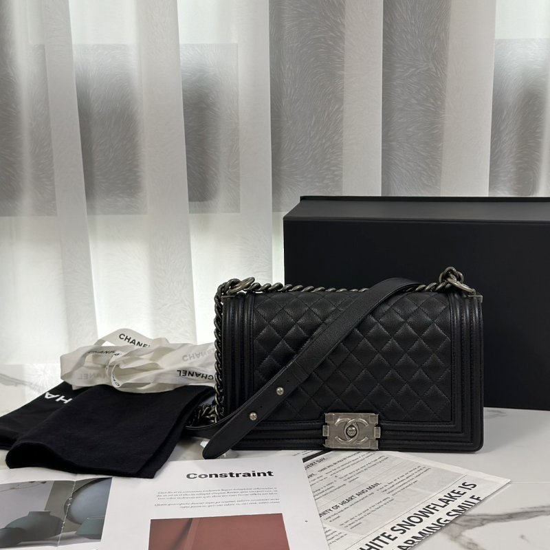 CHANEL Boy25 粒面牛皮口蓋包 - 黑銀-7