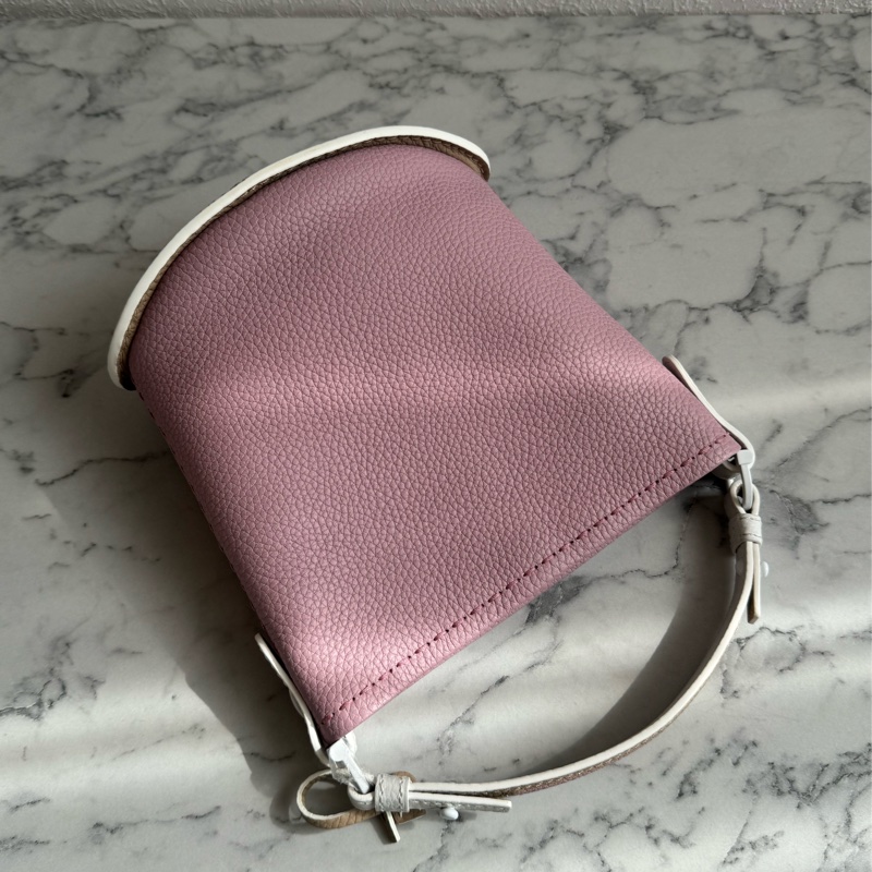 Delvaux櫻花粉/白邊大D手拿包  超美❤️❤️-1