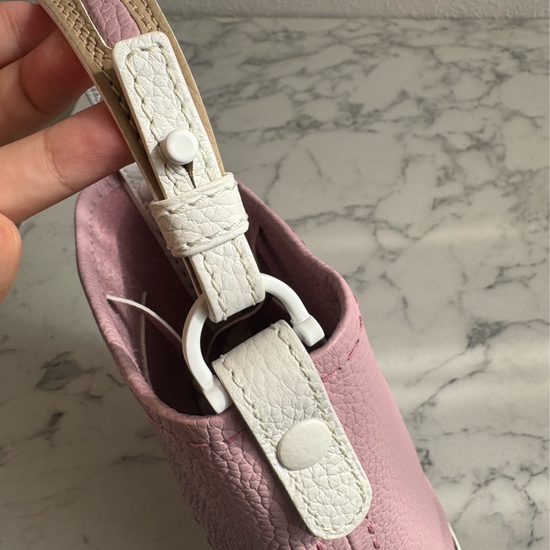 Delvaux櫻花粉/白邊大D手拿包  超美❤️❤️-12