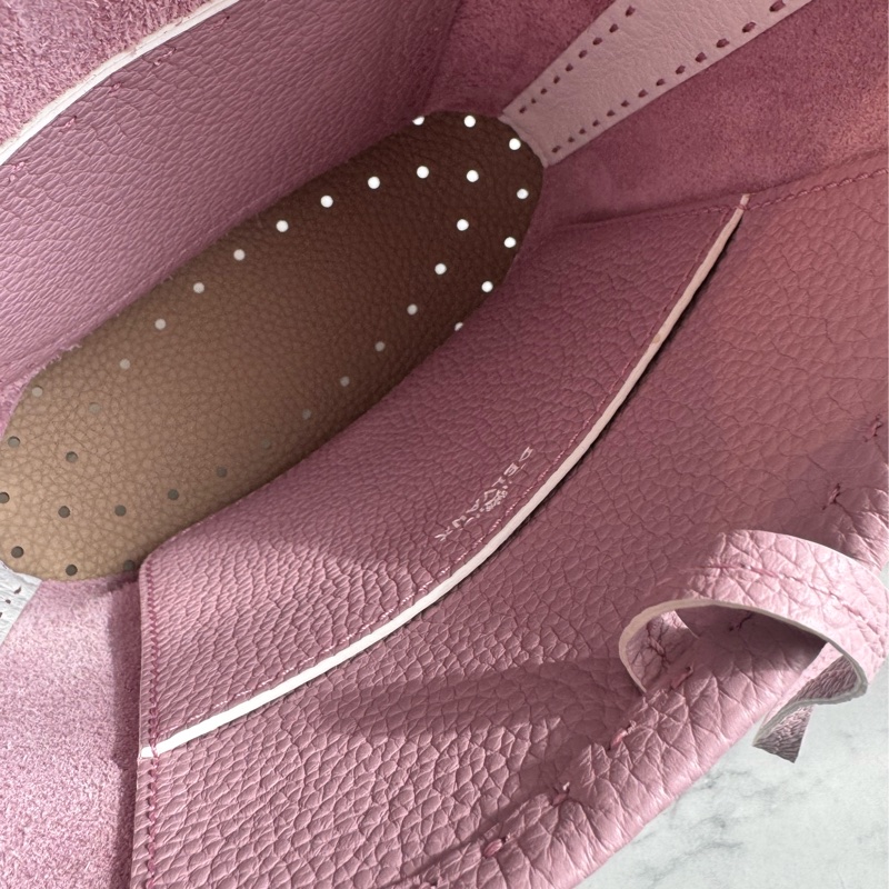 Delvaux櫻花粉/白邊大D手拿包  超美❤️❤️-17