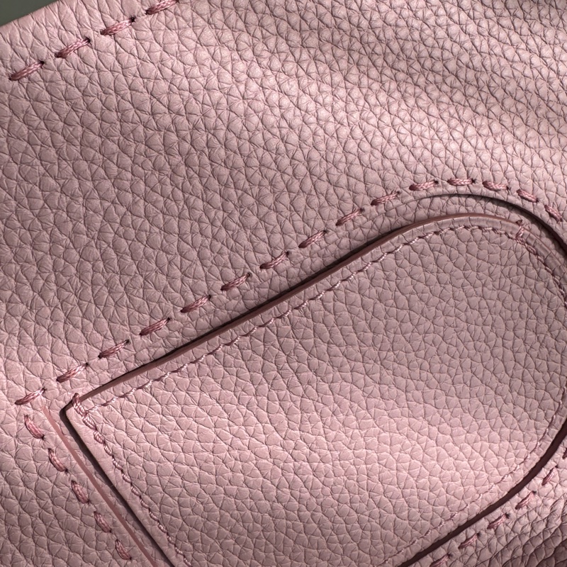 Delvaux櫻花粉/白邊大D手拿包  超美❤️❤️-24