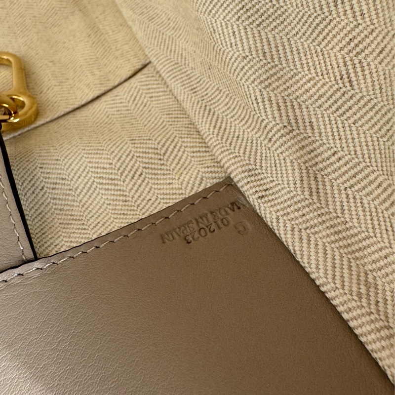 LOEWE 大象灰吊床包pm  最好裝✨✨-17