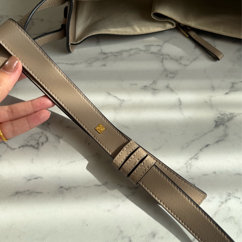 LOEWE 大象灰吊床包pm  最好裝✨✨-32