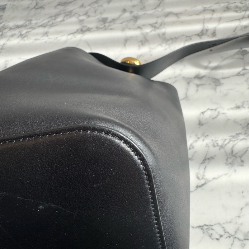 Loewe 黑皮革金圓釦單肩圓筒包MM 超時尚😻😻-8