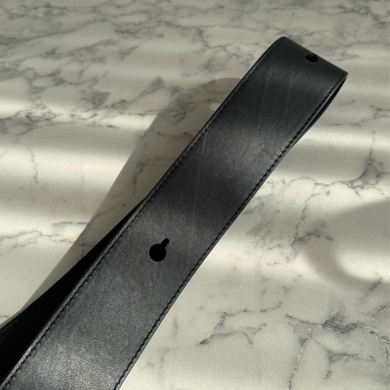 Loewe 黑皮革金圓釦單肩圓筒包MM 超時尚😻😻-35