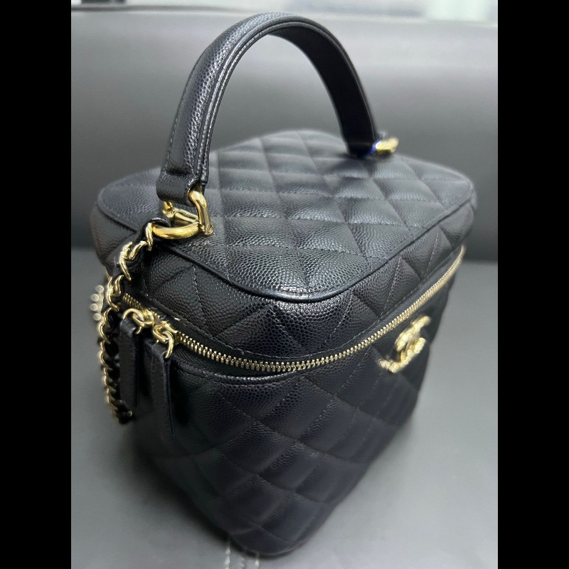 Chanel vanity case
黑金牛皮荔枝纹 化妝包-13