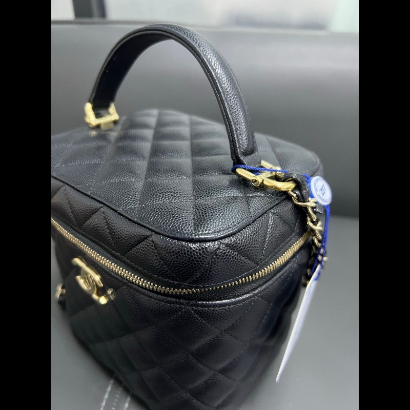 Chanel vanity case
黑金牛皮荔枝纹 化妝包-14