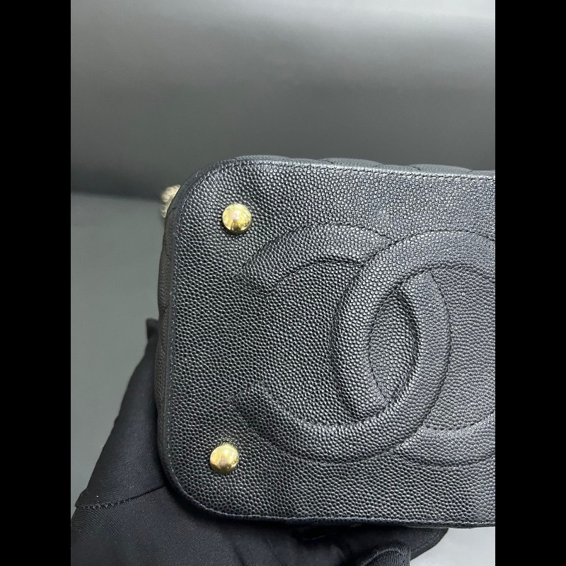 Chanel vanity case
黑金牛皮荔枝纹 化妝包-20