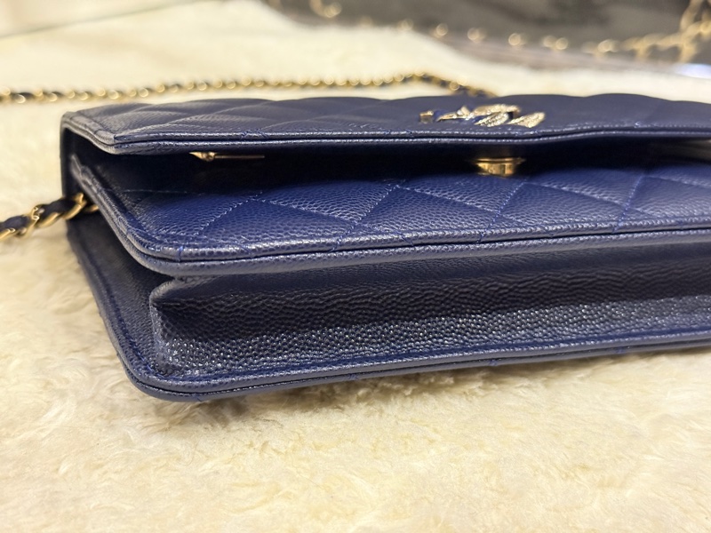 99新✨有點捨不得賣的CHANEL WOC深藍牛皮 荔枝皮 荔紋 香奈兒 翻蓋斜背包 錢包 雙C鑽釦-16