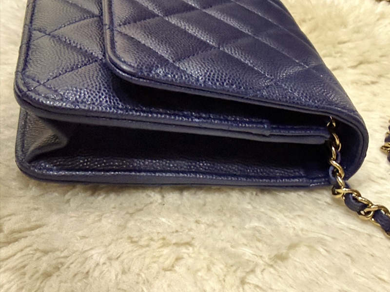 99新✨有點捨不得賣的CHANEL WOC深藍牛皮 荔枝皮 荔紋 香奈兒 翻蓋斜背包 錢包 雙C鑽釦-18