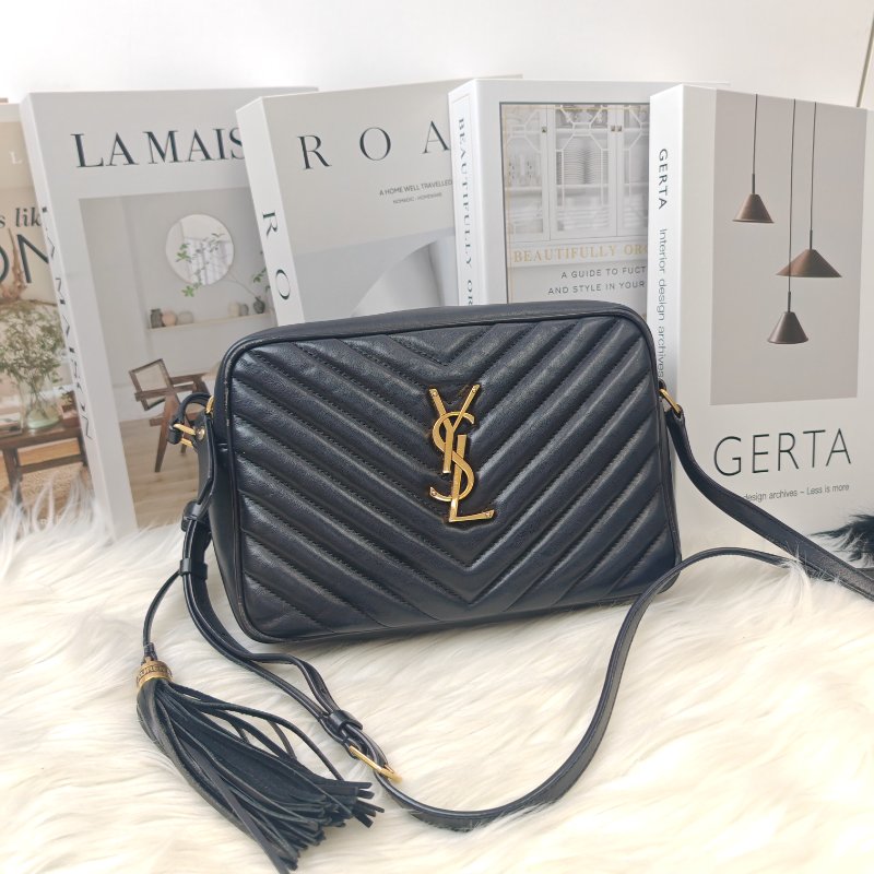YSL PARIS Lou 黑色 V紋 牛皮 流蘇 金標 相機包-0