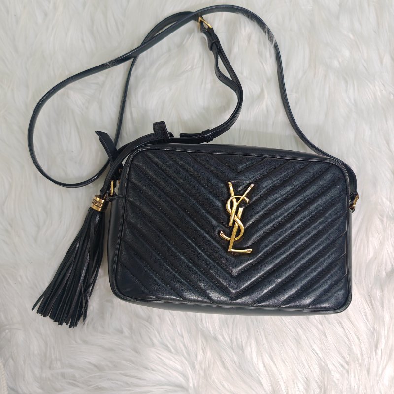 YSL PARIS Lou 黑色 V紋 牛皮 流蘇 金標 相機包-2